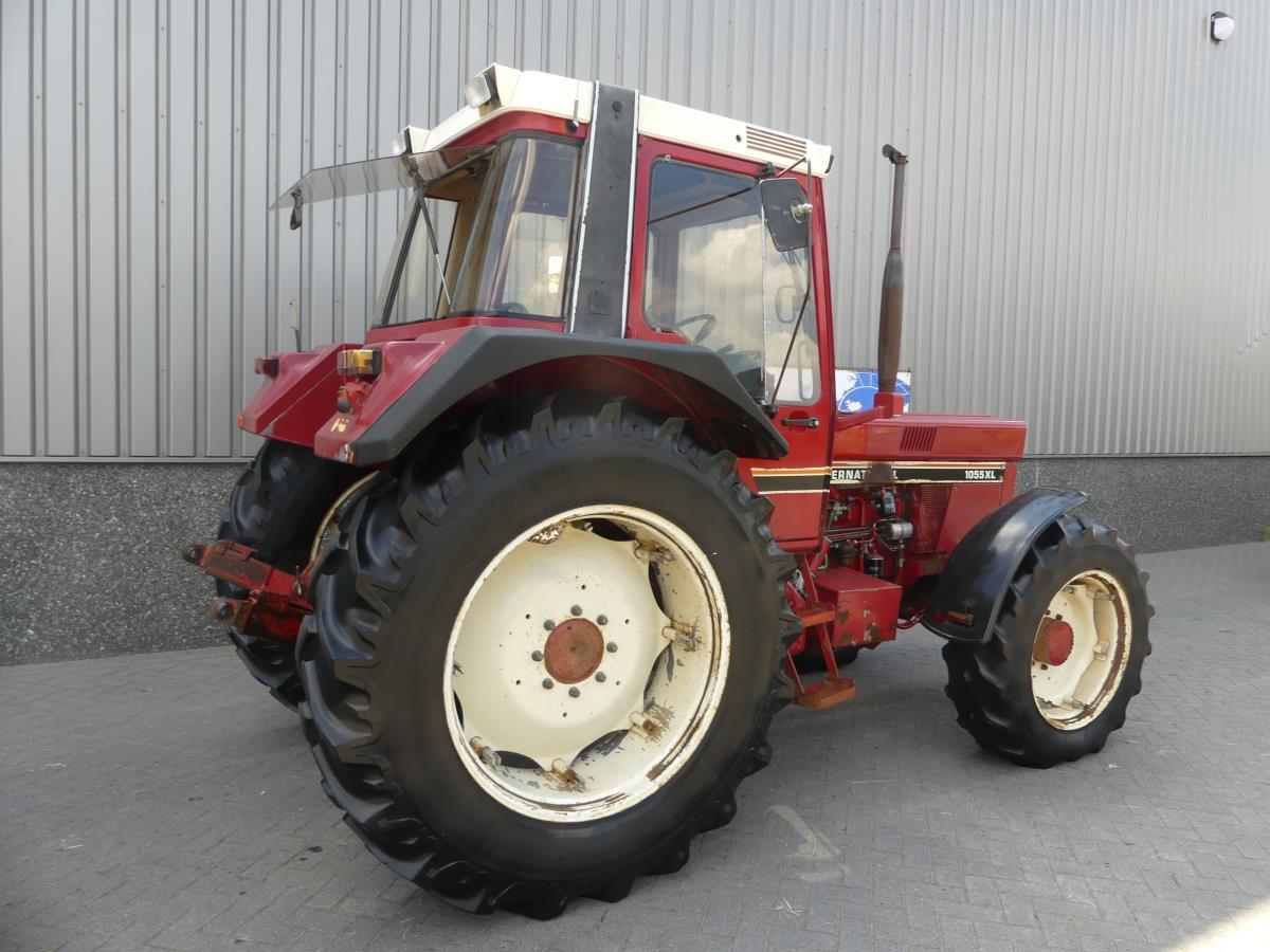 Case IH 1055XL